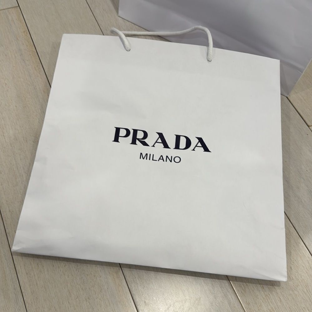 NEW Prada shopping bag - Picture 2 of 5